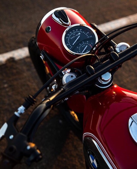 red bmw motorcycle