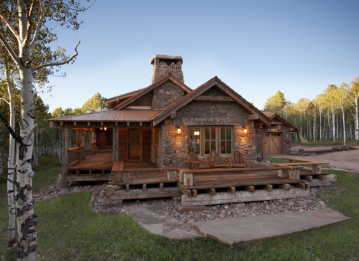 Gorgeous Log Home With Wrap Around Porch