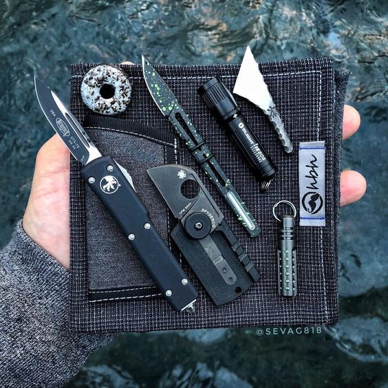 manly edc with hanky