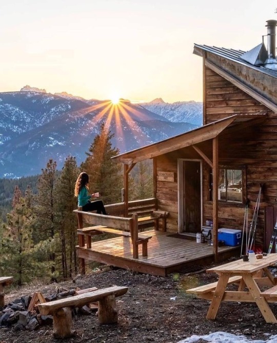 the perfect little mountain cabin