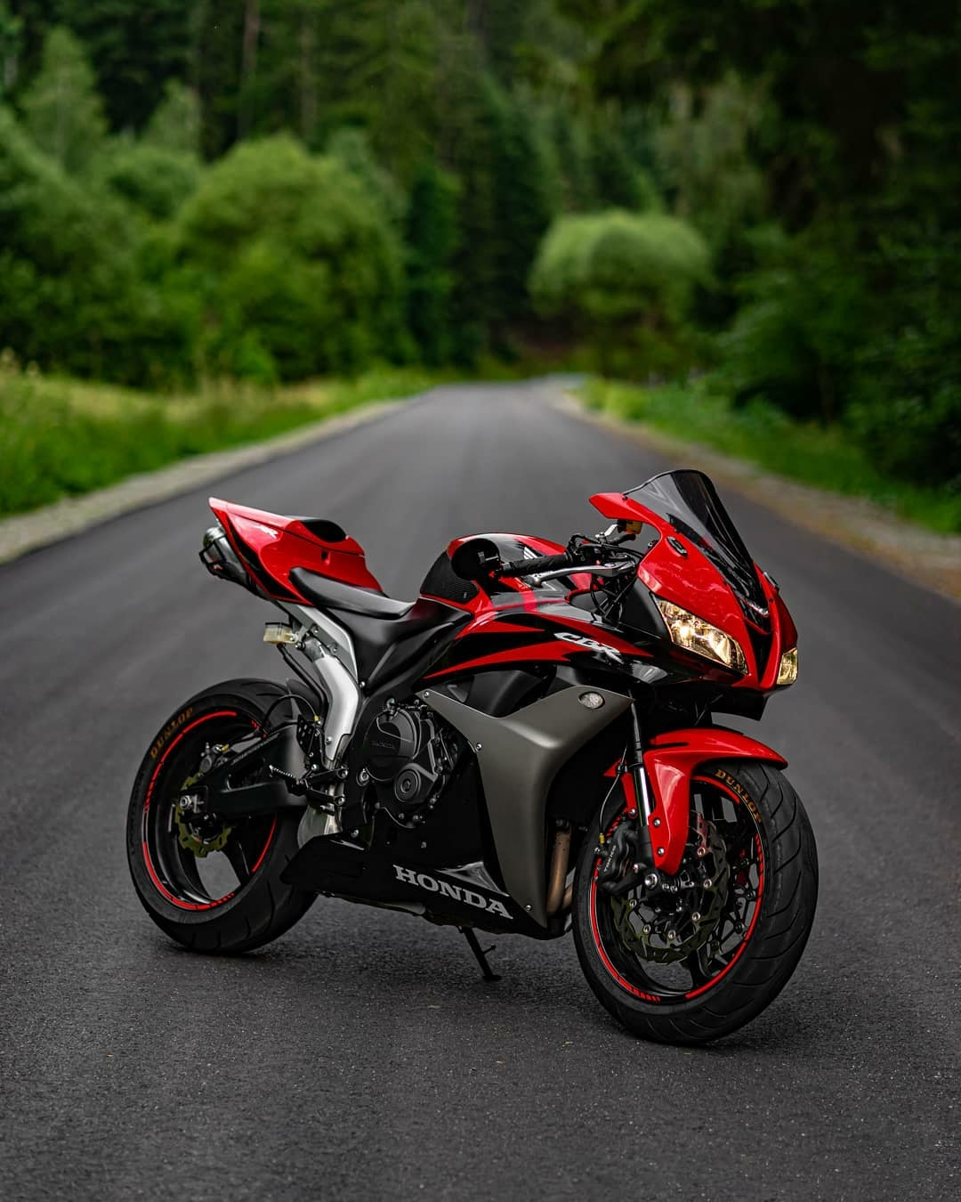 black and red superbike