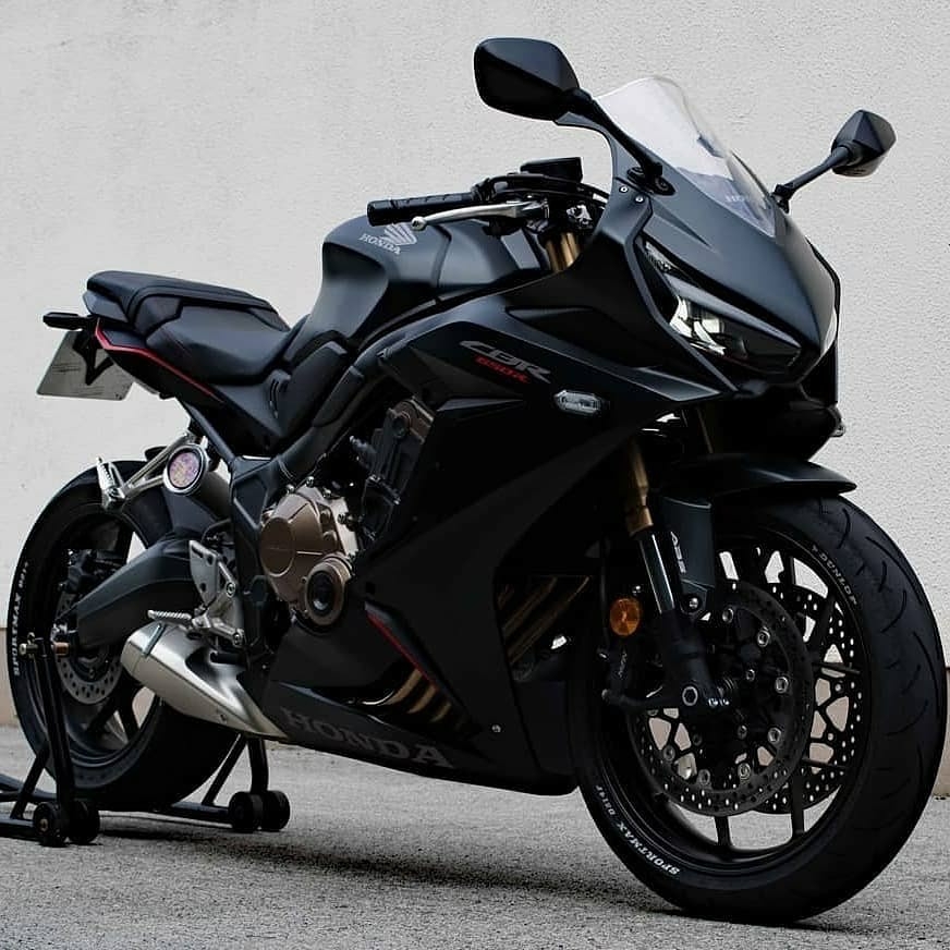 black honda motorcycle