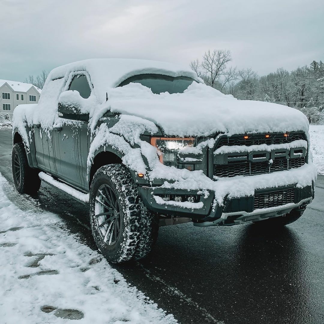 ford raptor in snow