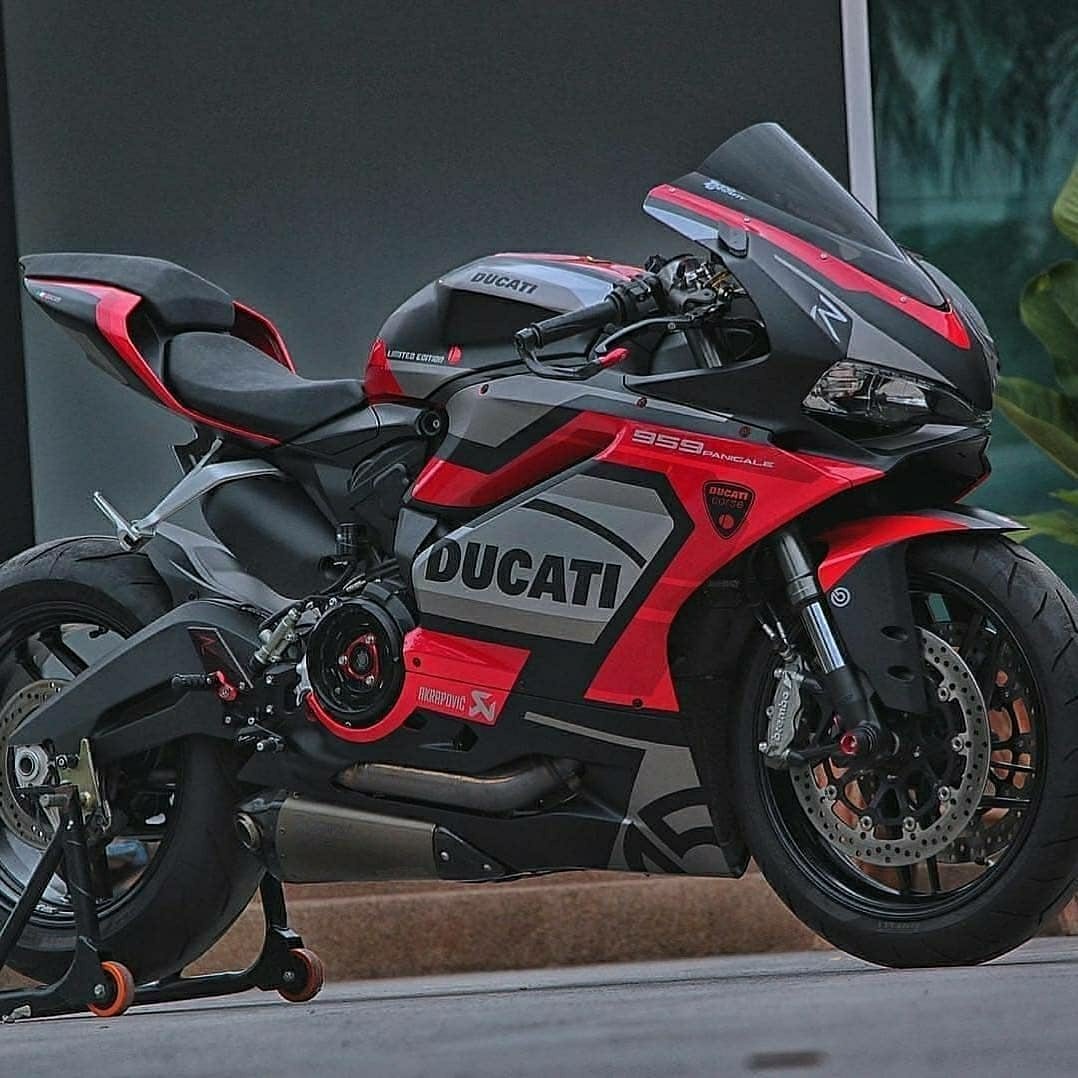 Red and Black Ducati 959 Panigale