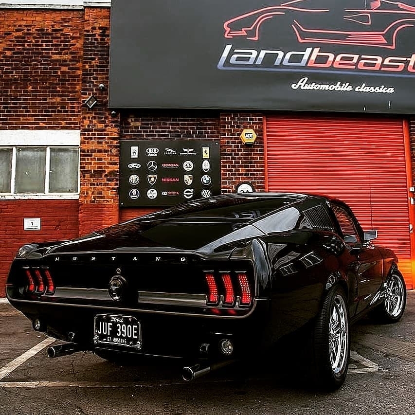 rear end of black shelby ford mustang